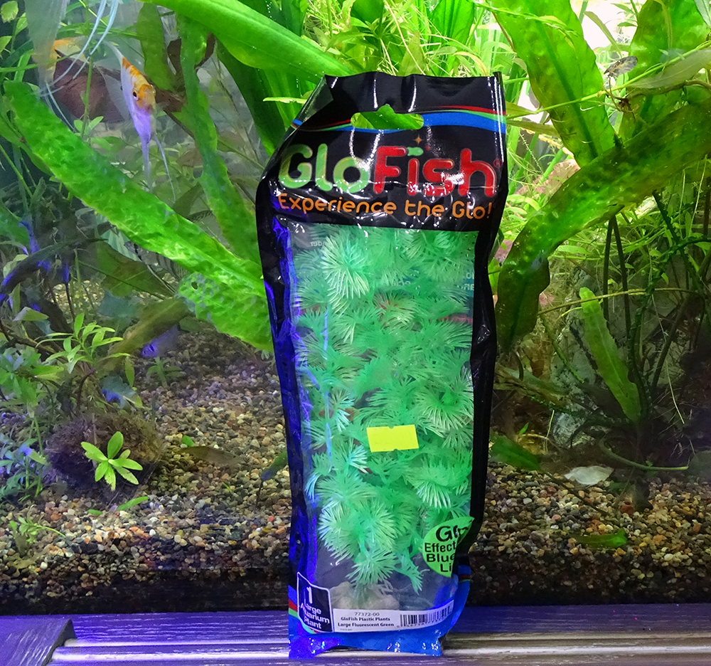 Растение  пластиковое GLOFISH зеленое флуоресцентное 20 см